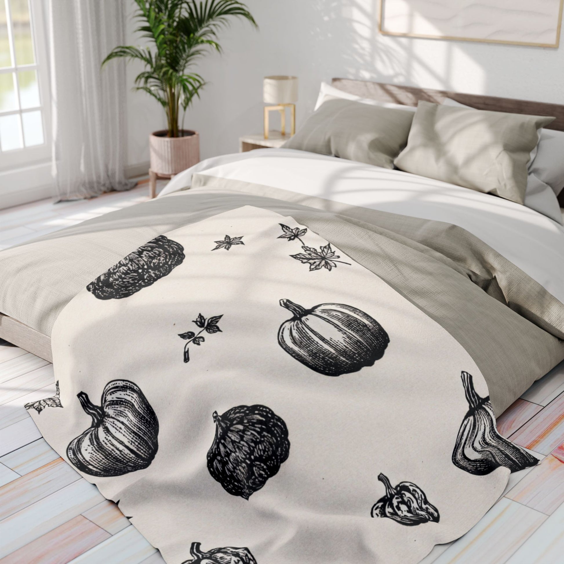 Vintage Black and White pumpkin Arctic Fleece Blanket - KiwiKreationCo